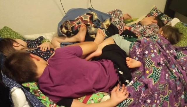 7. Imamo 6 kreveta, ali naša djeca i dalje žele ovako spavati