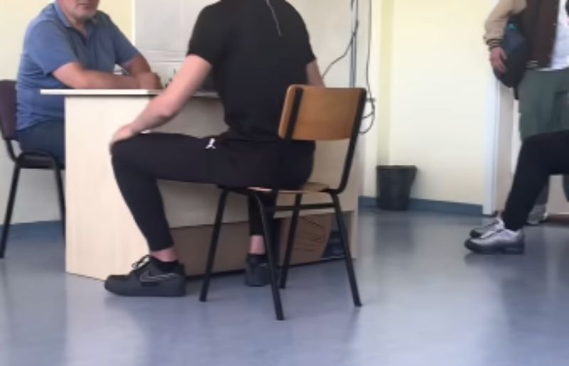 Profesor je ispitivao učenika, a onda se dogodio urnebesan obrat. Snimka je hit u cijeloj regiji