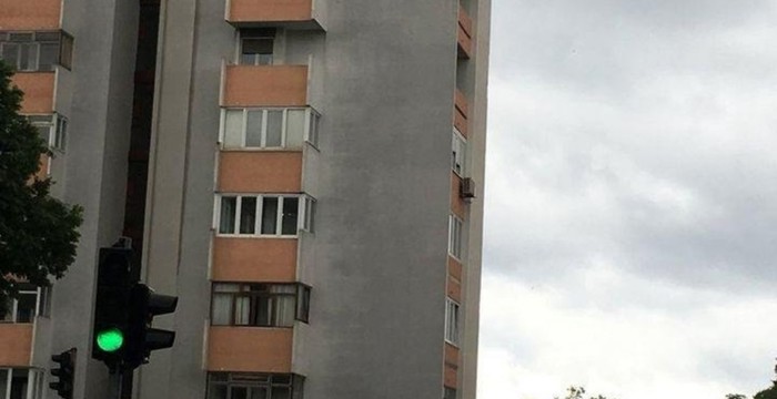 Fotka zgrade u Splitu postala je hit zbog bizarnog detalja, morate vidjeti što je stanar napravio