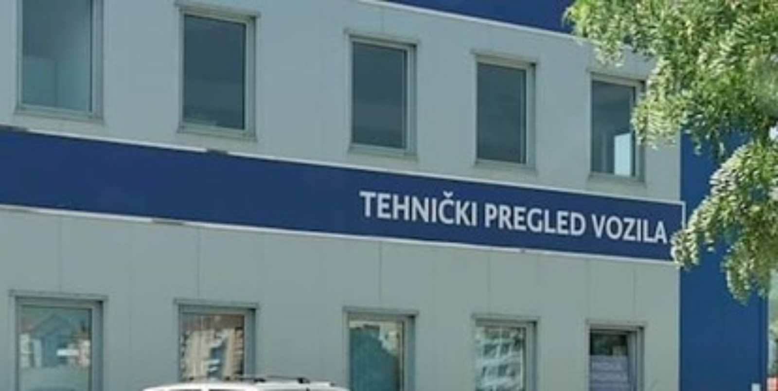 Tip je doveo auto na tehnički pregled pa tamo ugledao nesvakidašnji prizor, fotka je teški hit