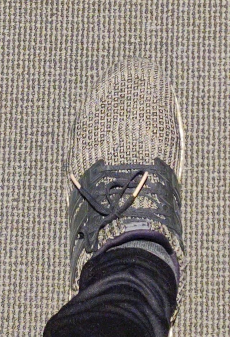 2. Cipela mi se savršeno stopila s tepihom