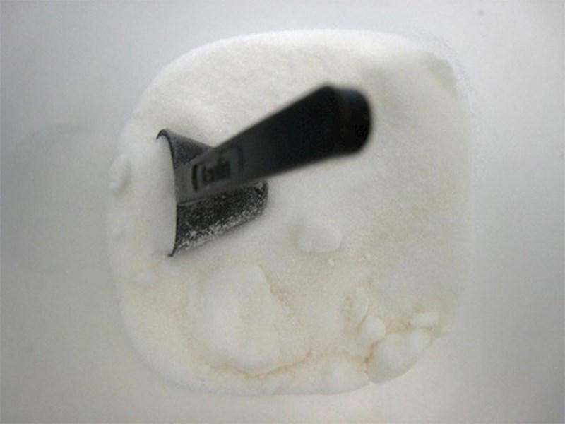 Stavljanje tone šećera u većinu proizvoda...