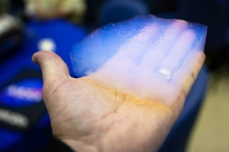 10. Ovo je aerogel, umjetna tvar s najnižom gustoćom od bilo koje poznate porozne krutine