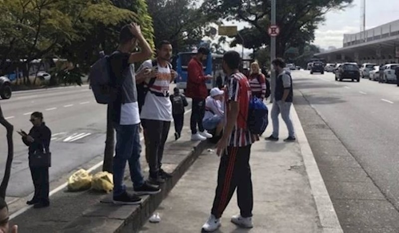 3. Ekstremno malena žena lijevo