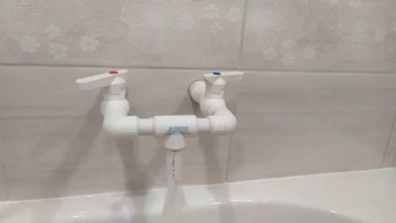 "Napravili smo privremenu slavinu od polipropilena. I na kraju je postala stalna."