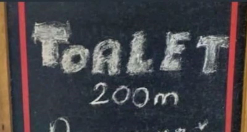 Oznaka za wc u jednom lokalu u BiH nasmijava sve goste, sve će vam biti jasno kad vidite fotku