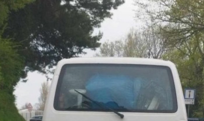 Vozač iz Splita privukao je znatiželjne poglede natpisom na svom kombiju, morate vidjeti