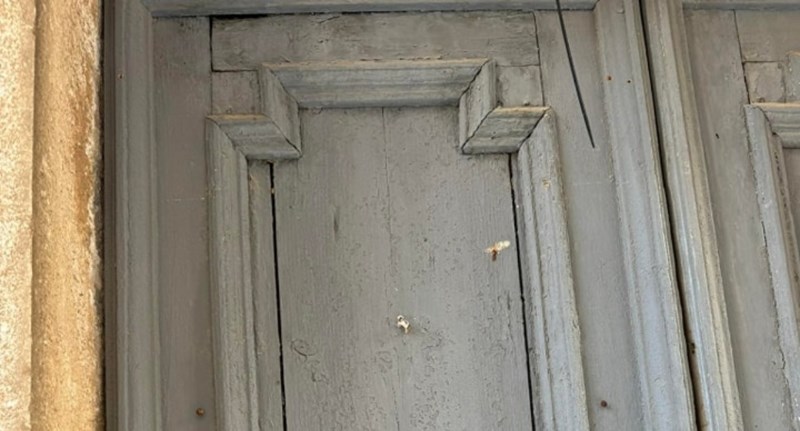 Ljude na Fejsu nasmijao detalj na nečijim vratima negdje u Dalmaciji, fotka je urnebesna