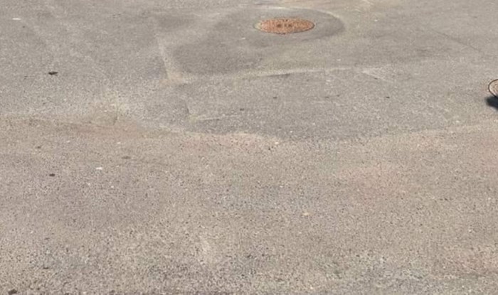 Ljude na Fejsu nasmijao je način na koji se parkirao ovaj Dalmatinac, odmah ćete vidjeti zašto