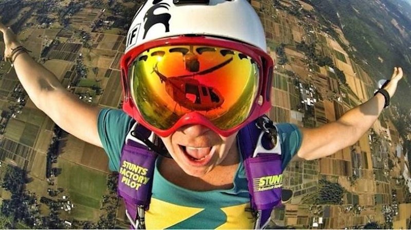 13. Suočio se sa svojim strahom od visina i skočio iz helikoptera