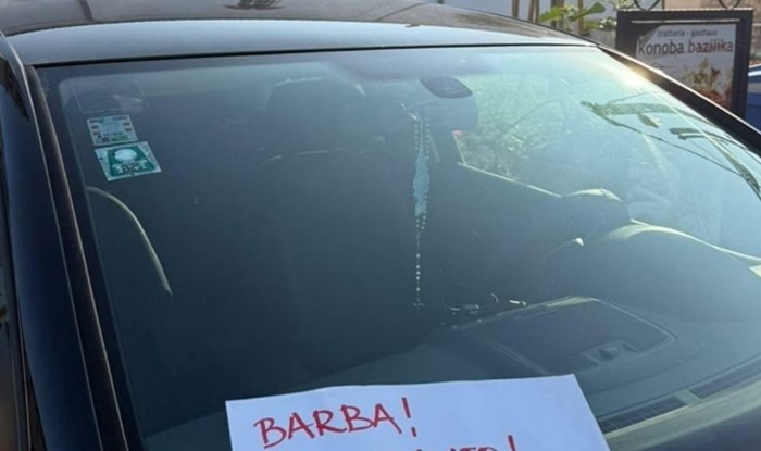 Dalmatinac je na nečijem autu ostavio urnebesnu poruku i nasmijao cijelu zemlju, fotka je hit