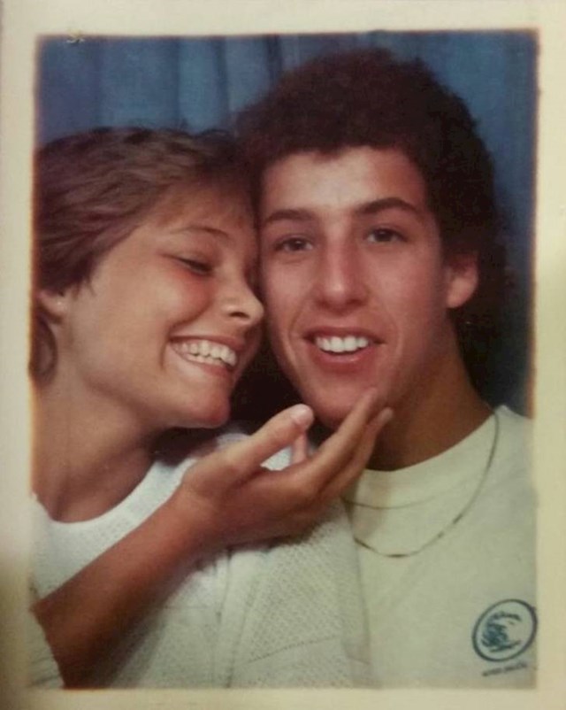 3. Moja mama i Adam Sandler su hodali nekoliko godina u srednjoj.