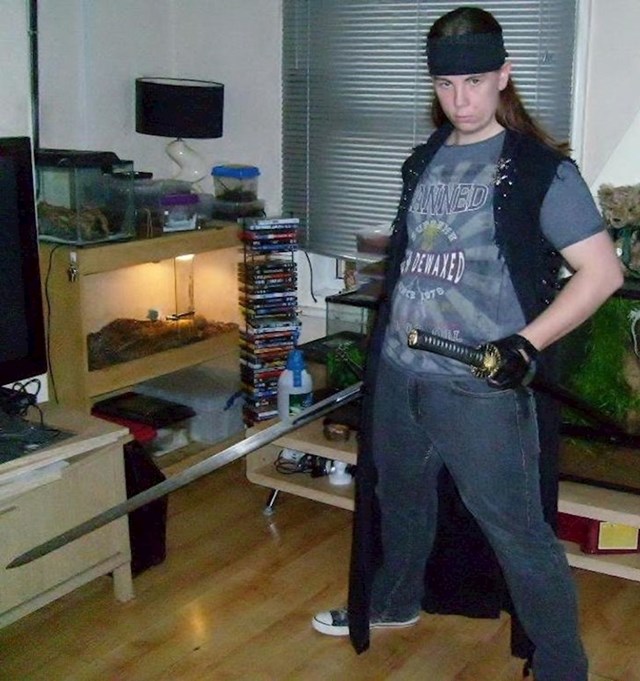 14. "Moj dečko kao goth teenager."