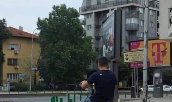 Fotka iz Skopja apsolutni je hit na društvenim mrežama, morate vidjeti na čemu sjedi romobilist