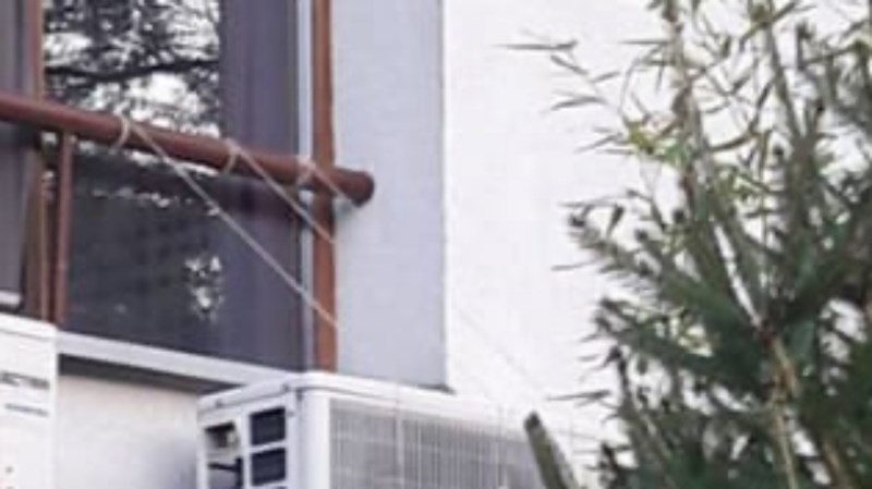 Detalji koji vise na nečijoj vanjskoj jedinici klime teški su hit na Fejsu, odmah ćete vidjeti zašto