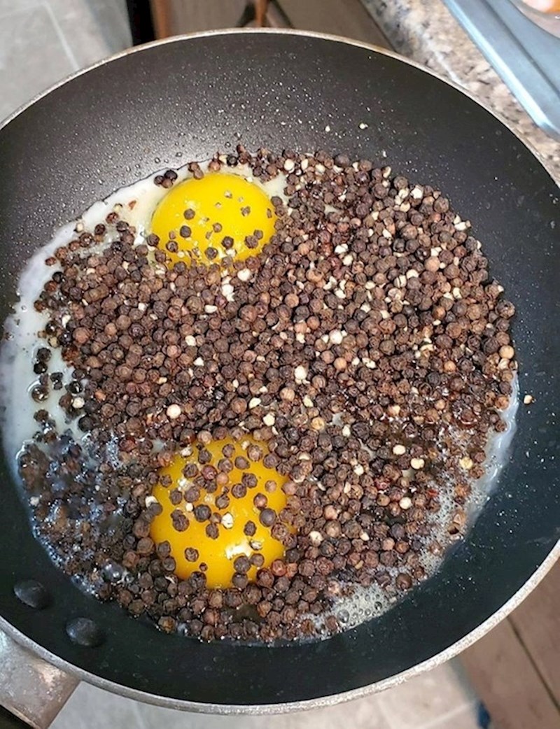 14. Ode moj doručak...mlinci za papar mogu biti jako nepouzdani!