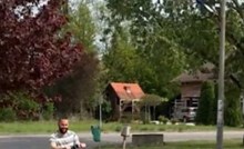 Snimka iz Srbije nasmijala je Balkance, morate vidjeti kako se tip provozao na romobilu