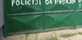 Fotka iz sela u BiH nasmijala je cijelu regiju, morate vidjeti što je osvanulo na nečijoj ogradi