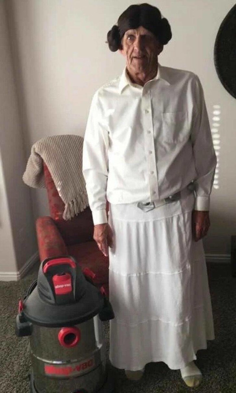 11. Moj djed je bio princeza Leia za Noć vještica