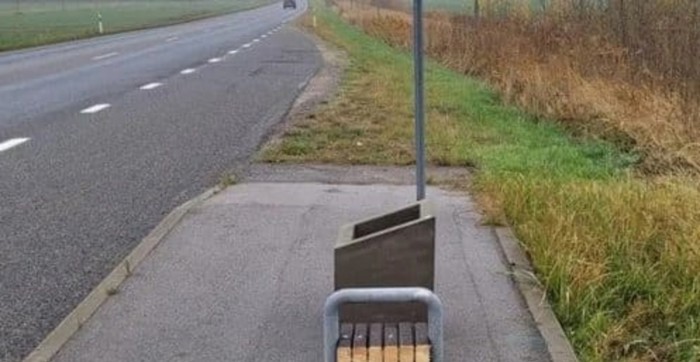 Prizor s jedne autobusne stanice nasmijao je ljude na FB-u, sve će vam biti jasno kad vidite klupu