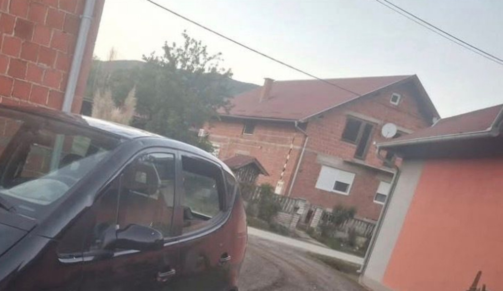 Tip prodaje Mercedesa preko Fejsa, prasnut ćete u smijeh kad pročitate oglas koji je sročio