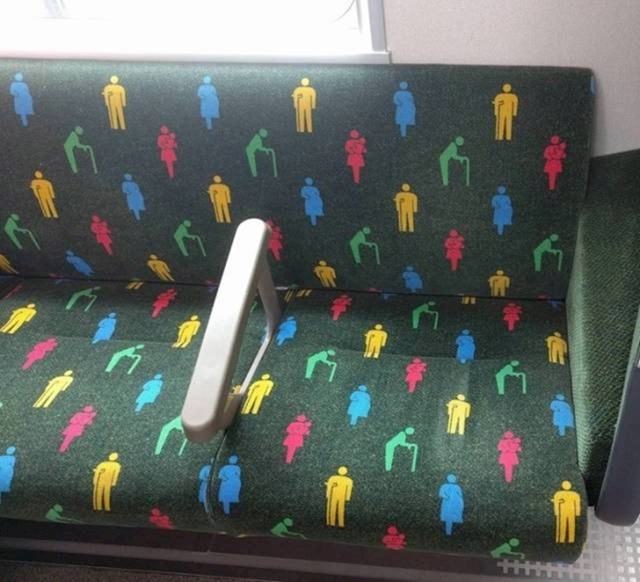 19. Na ovim sjedalima u vlaku nacrtano je tko sve ima prednost kod sjedenja