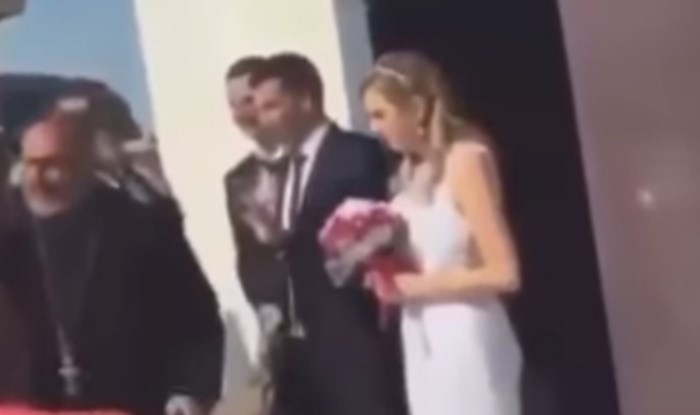 Snimka s jedne svadbe apsolutni je hit na Fejsu, sve će vam biti jasno kad vidite što radi svećenik