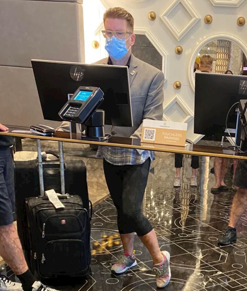 12. Velik trup, kratke noge