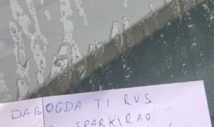 Tip s njemačkim tablicama parkirao je ispred tuđe kuće, na autu mu je osvanula nesvakidašnja poruka