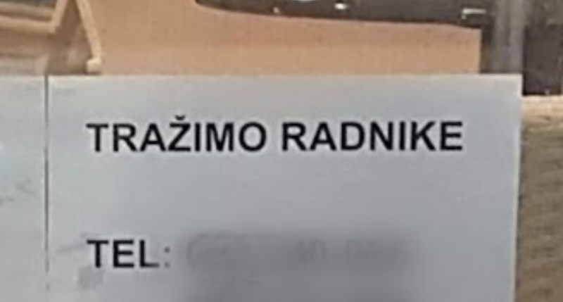 Obavijest na jednom kafiću privukla je pažnju u cijeloj regiji, a sve zbog upute za stalne goste