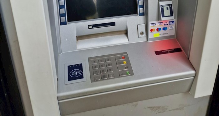 Čudna pojava na ekranu jednog bankomata zbunila je brojne korisnike, odmah ćete vidjeti zašto