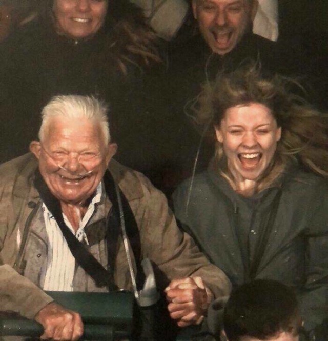 8. Odvela je bolesnog djeda u lunapark i izgleda kao da su se jako dobro zabavili