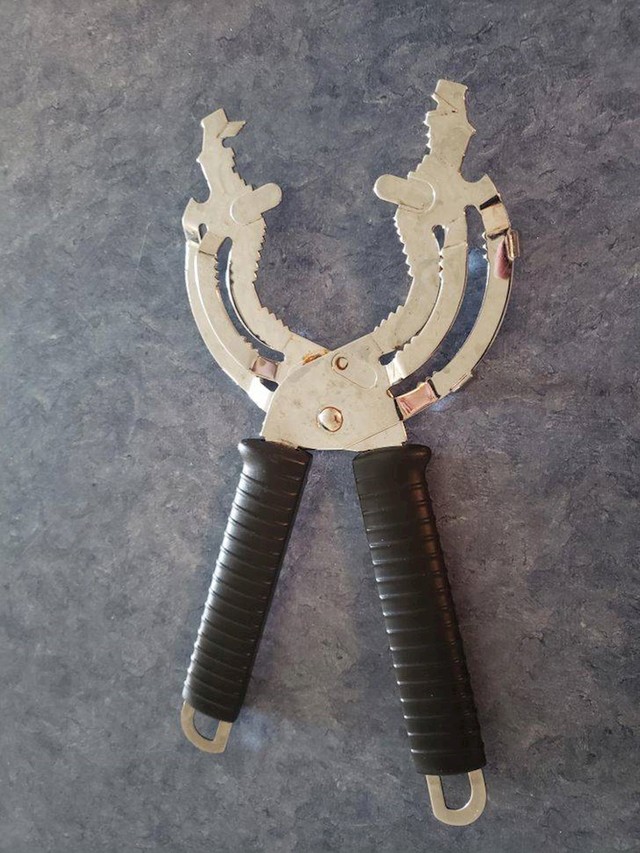 Otvarač za limenke različitih veličina