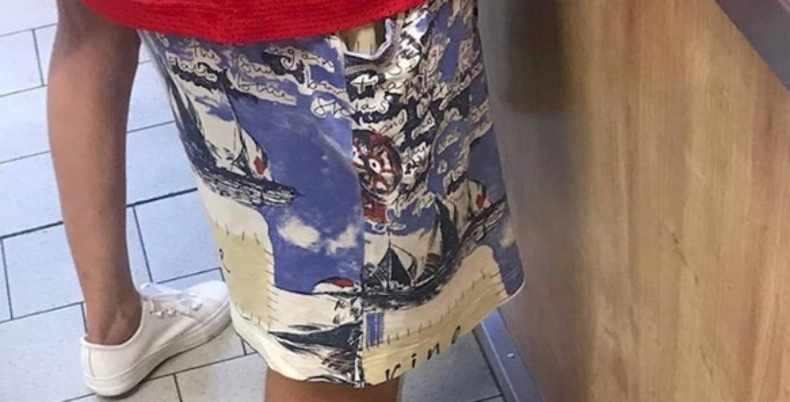 Netko je u Dalmaciji snimio turista s bizarnim detaljem na nožnim prstima, prizor je urnebesan