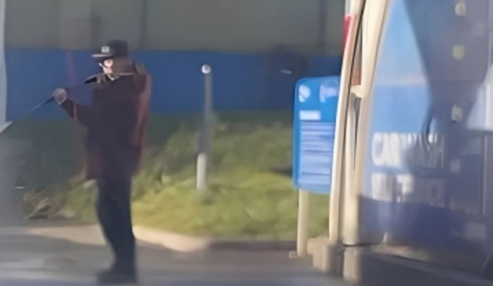 Snimka iz autopraone u SAD-u je viralni hit, morat ćete dobro protrljati oči kad vidite što tip radi