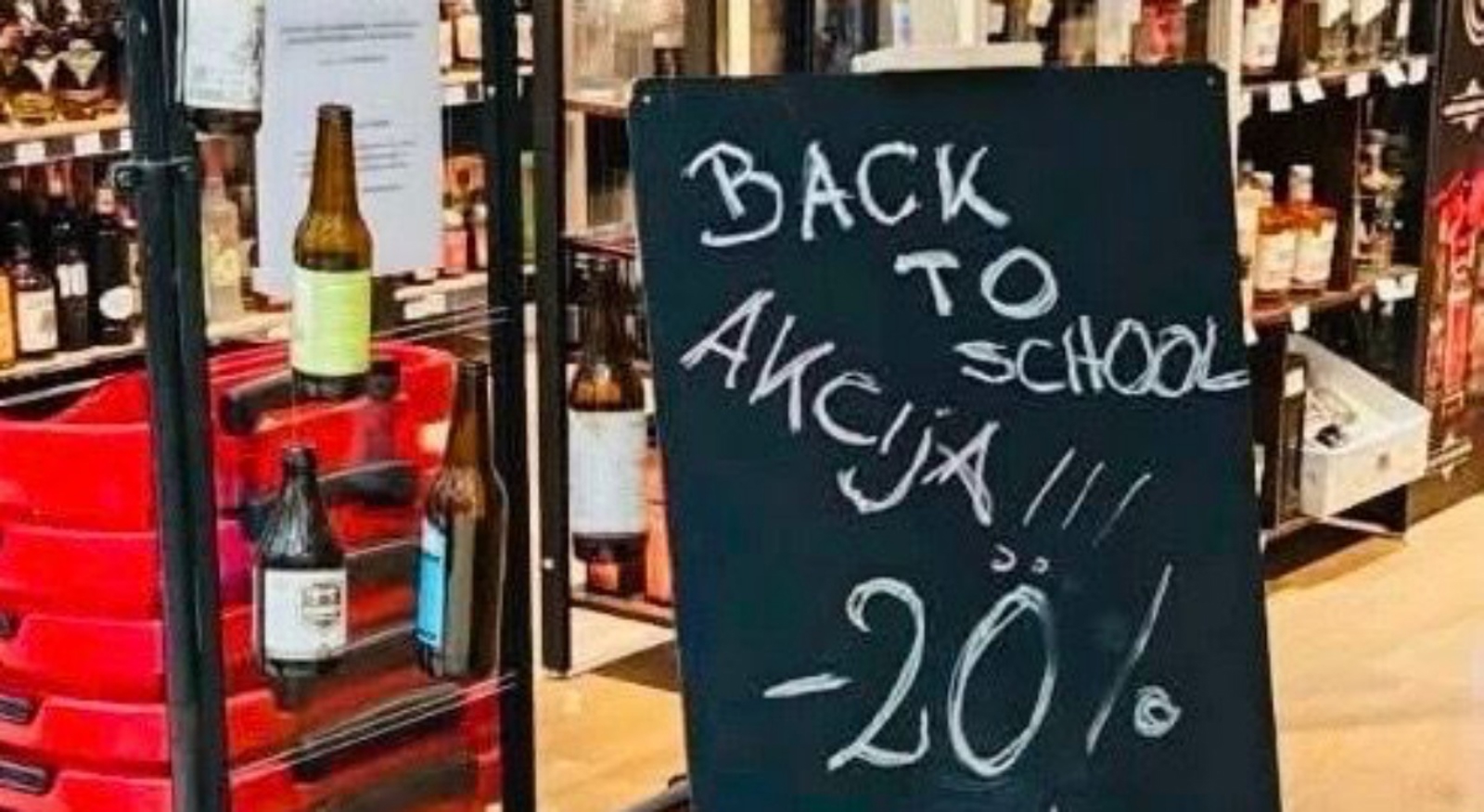 Kupac je u dućanu fotkao bizarnu akciju, morate vidjeti što je na akciji povodom početka škole