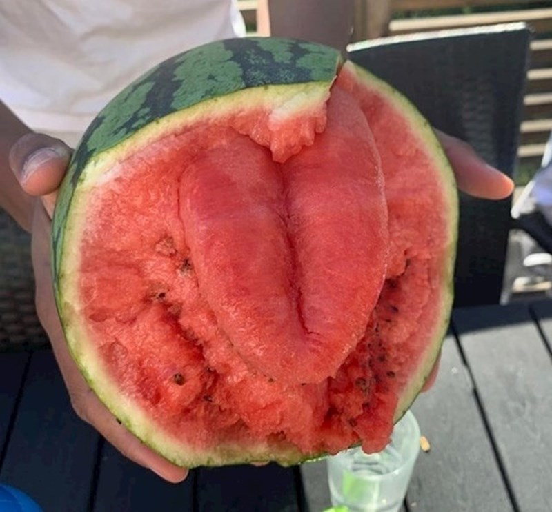 11. Iznenađenje u lubenici - jezik.😝