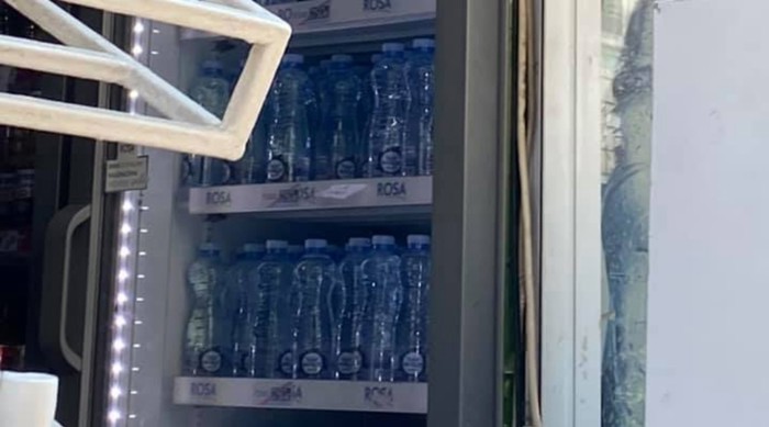 Turisti su fotkali urnebesan natpis na frižideru u Crnoj Gori, fotka je odmah postala hit u regiji