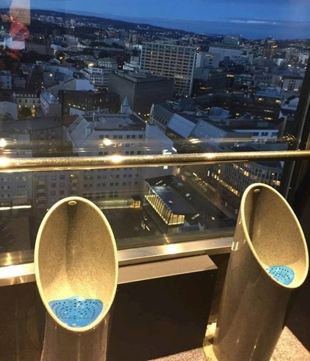 Javni WC s pogledom, Oslo