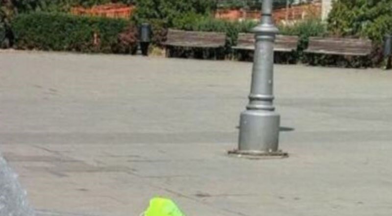 Fotka iz Beograda obišla je regiju brzinom munje, morate vidjeti kako se ova žena bori s vrućinama