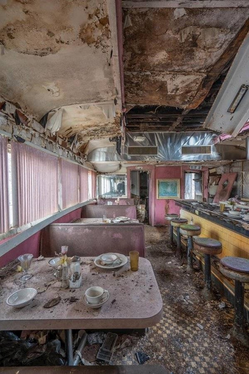 13. Napuštena zalogajnica