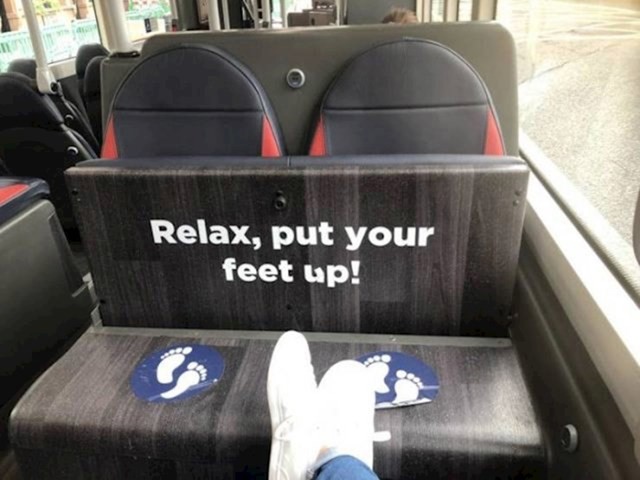 15. Autobus u kojem putnici slobodno mogu dići noge i odmoriti
