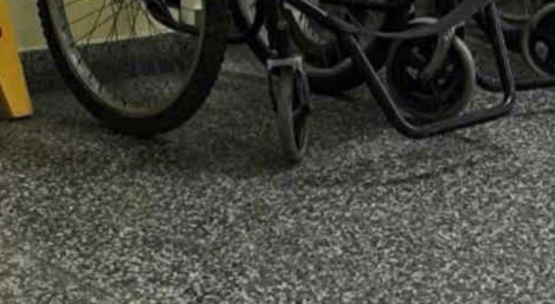 Fotka iz bolnice u Zenici obišla je cijelu regiju, morate vidjeti ova bizarna invalidska kolica