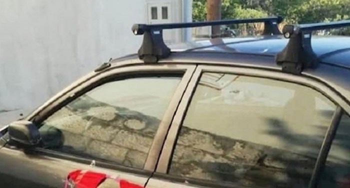 U Dalmaciji su fotkali neponovljiv prizor, pogledajte što je netko zalijepio na automobil
