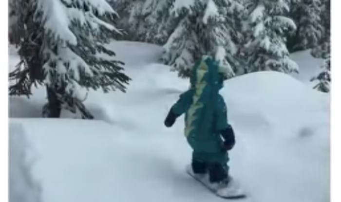 Roditelji su kćerki stavili mikrofon dok je vozila snowboard, rastopit ćete se kad čujete što priča
