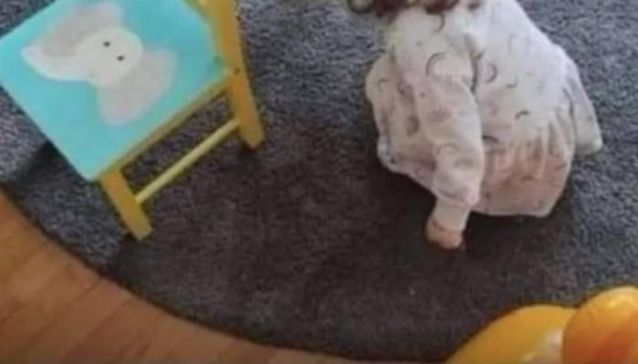 Igračka s kojom se zabavlja ova curica nasmijala je cijeli Balkan, za sve je sigurno kriv tata