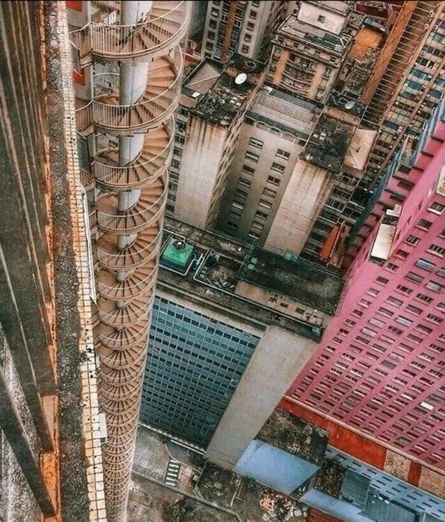 Otvorene spiralne stepenice u Brazilu.