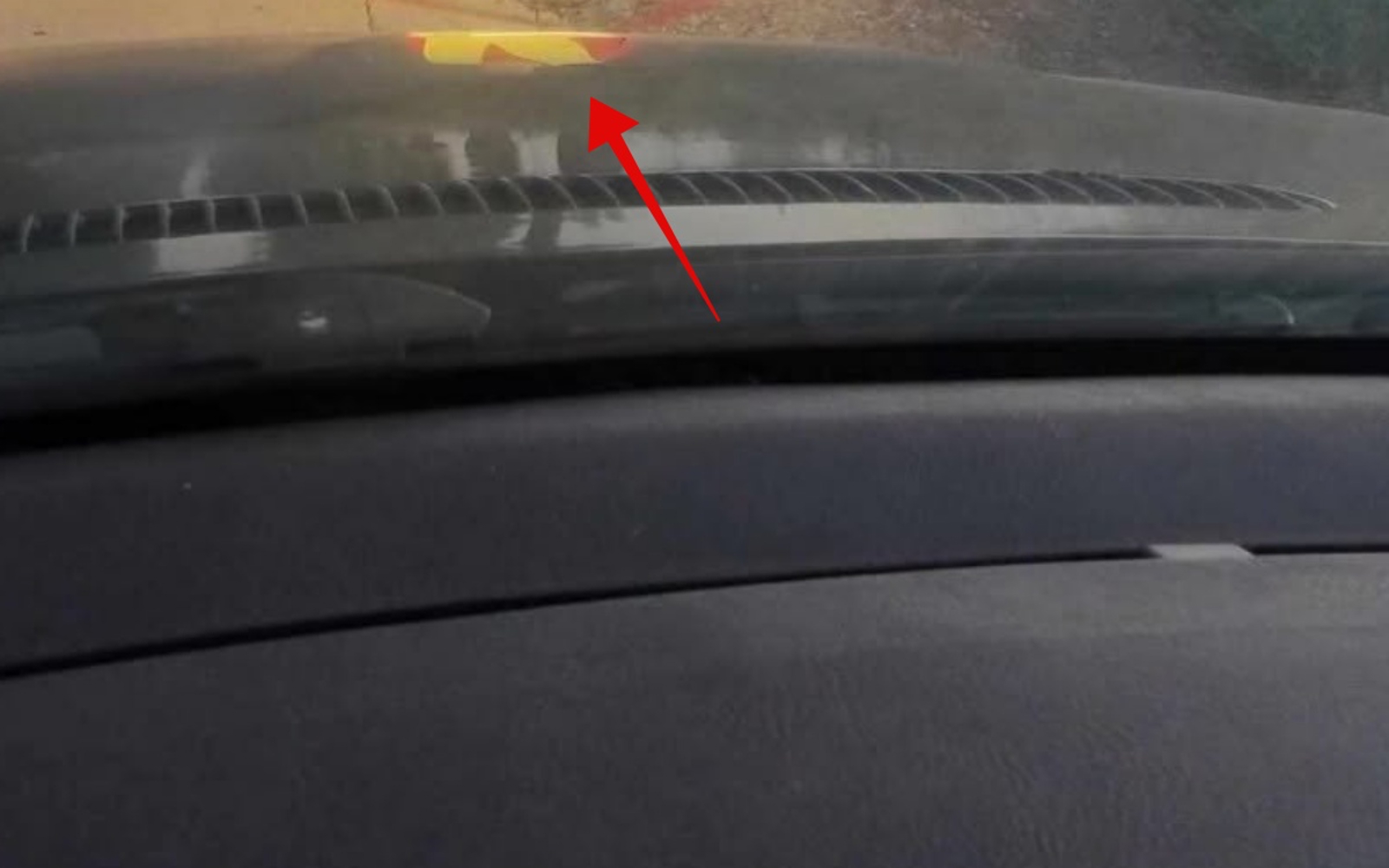 Šokirani vozač morao je fotkati kako su u Bugarskoj označili rupu na cesti, fotka je hit