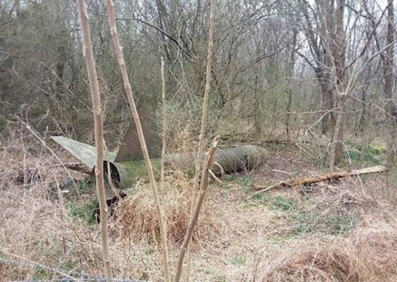 17. Netko je pronašao projektil usred šume