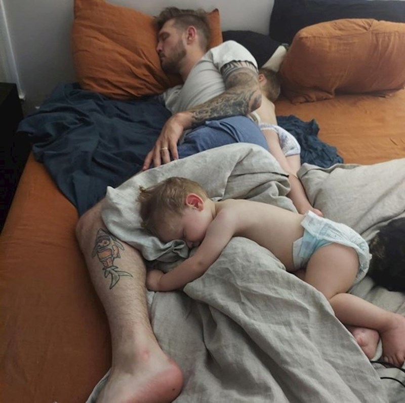 19. "Kupio sam veliki krevet nadajući se da ću se konačno odmoriti i onda se dogodi ovo."